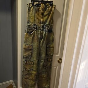 Fashion Nova  Distressed Multi-Pocket Jeans - Black and Tan